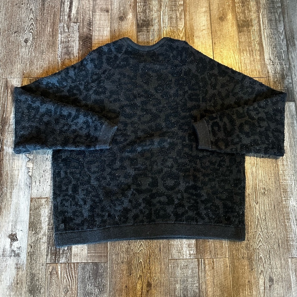 Lululemon Wool-Blend Jacquard Sweater Knit Leopard Graphite Grey Black XL - Picture 7 of 7
